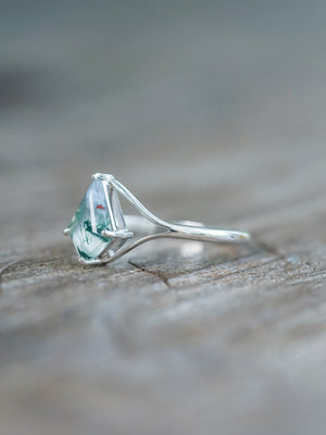 Kite Moss Agate Eye Ring