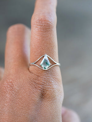 Kite Moss Agate Eye Ring