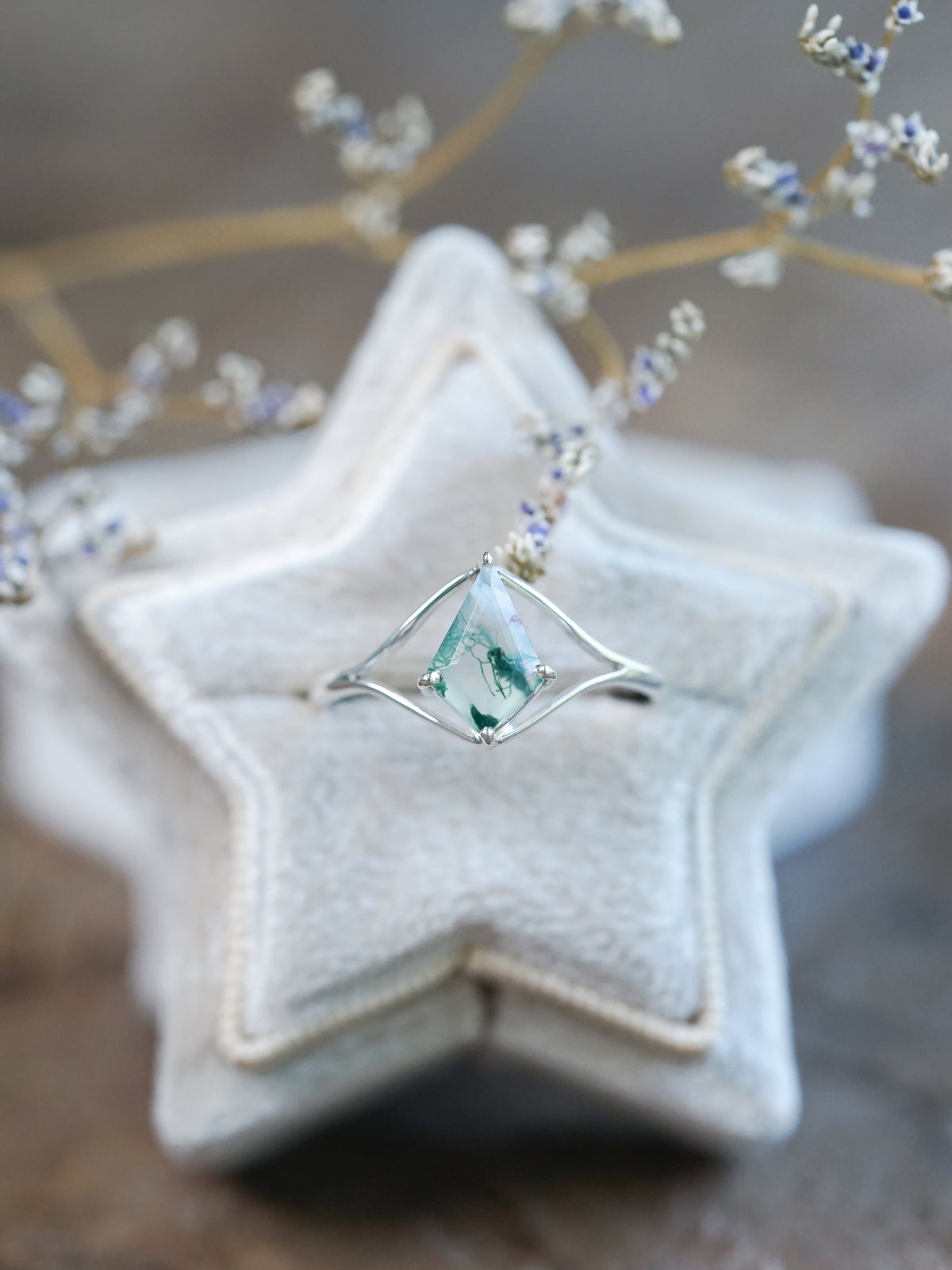 Kite Moss Agate Eye Ring