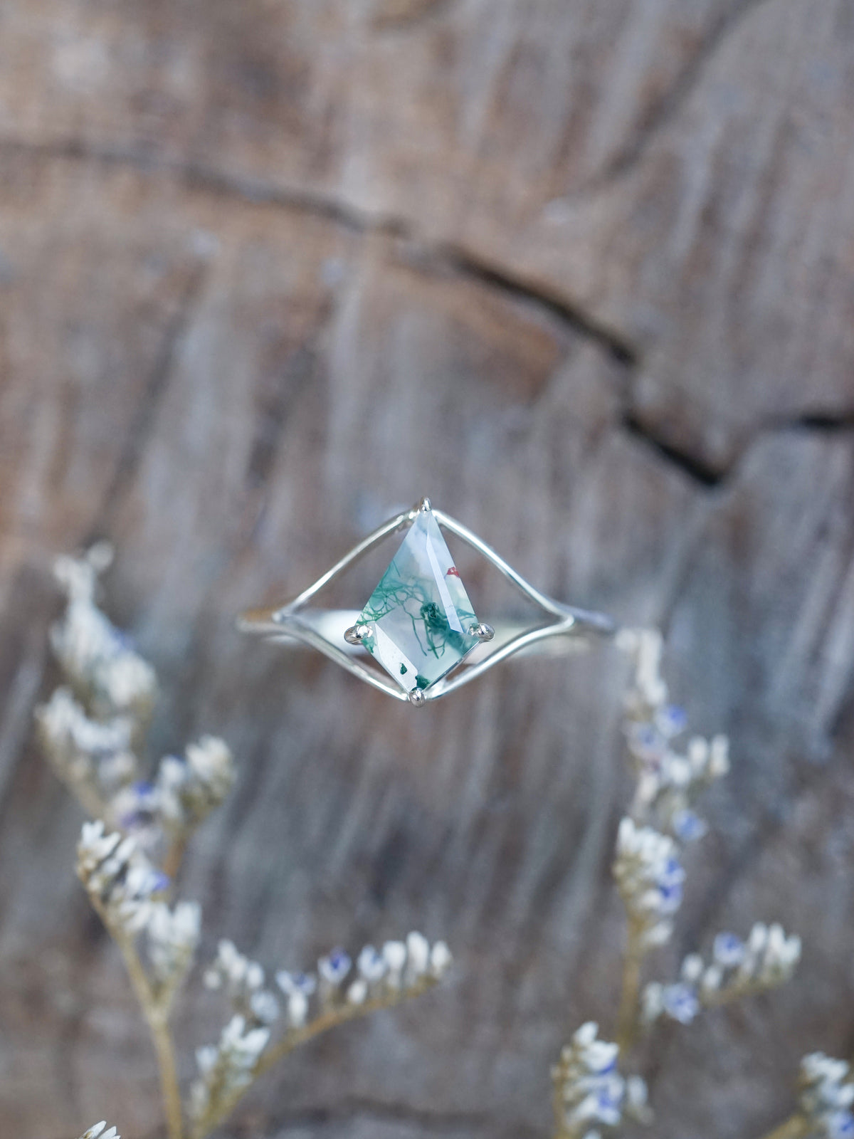 Kite Moss Agate Eye Ring