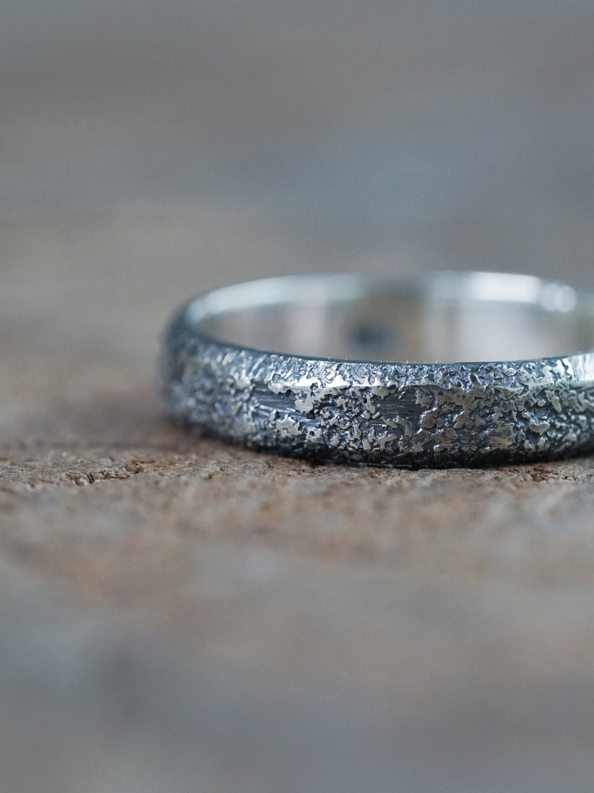 Shadow Wedding Ring in Silver