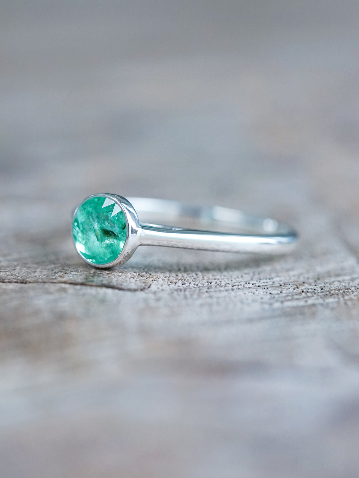 Round Emerald Ring - size 8