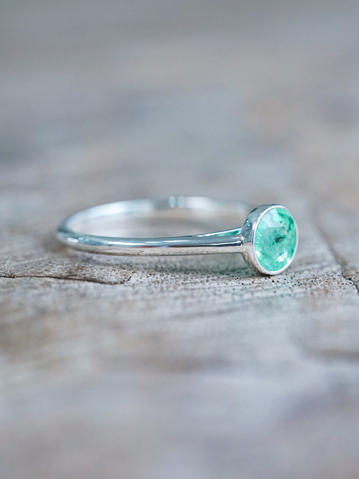 Round Emerald Ring - size 8