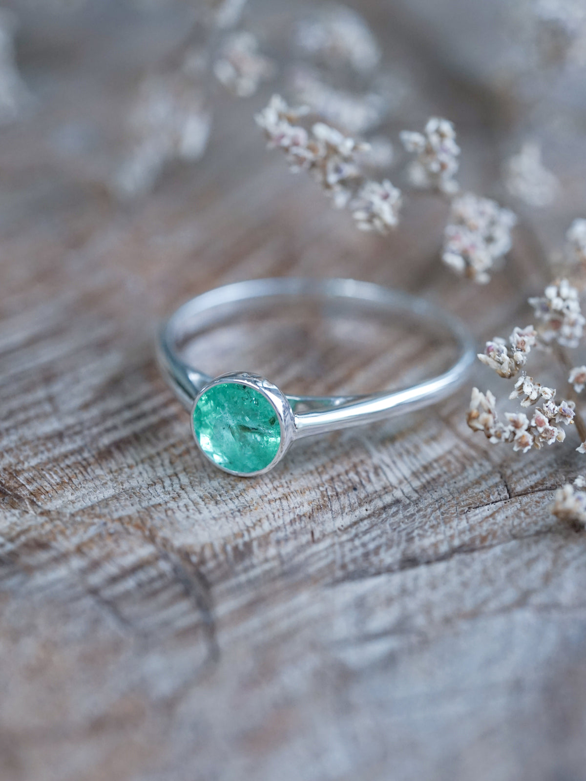 Round Emerald Ring - size 8
