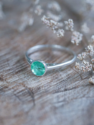 Round Emerald Ring - size 8