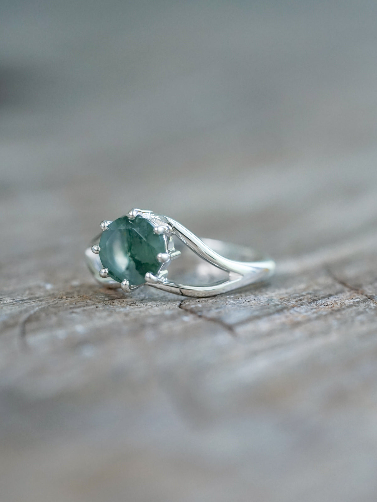 Round Moss Agate Ring