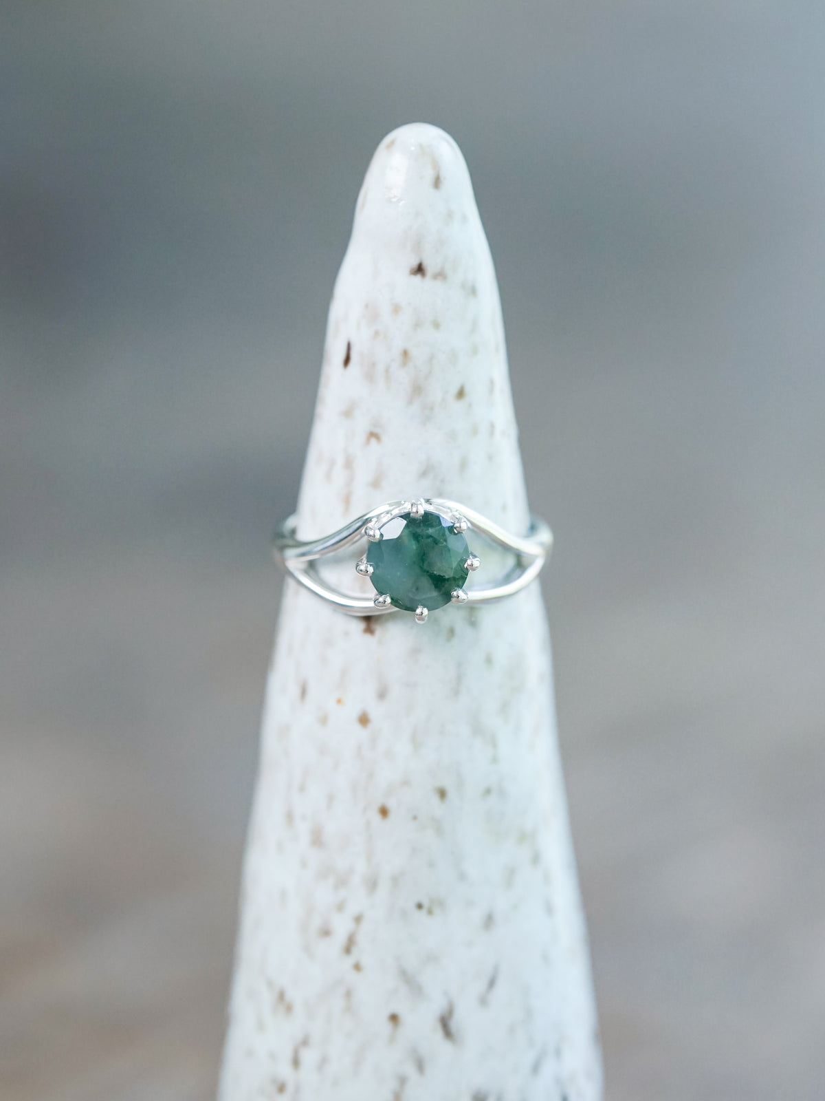 Round Moss Agate Ring