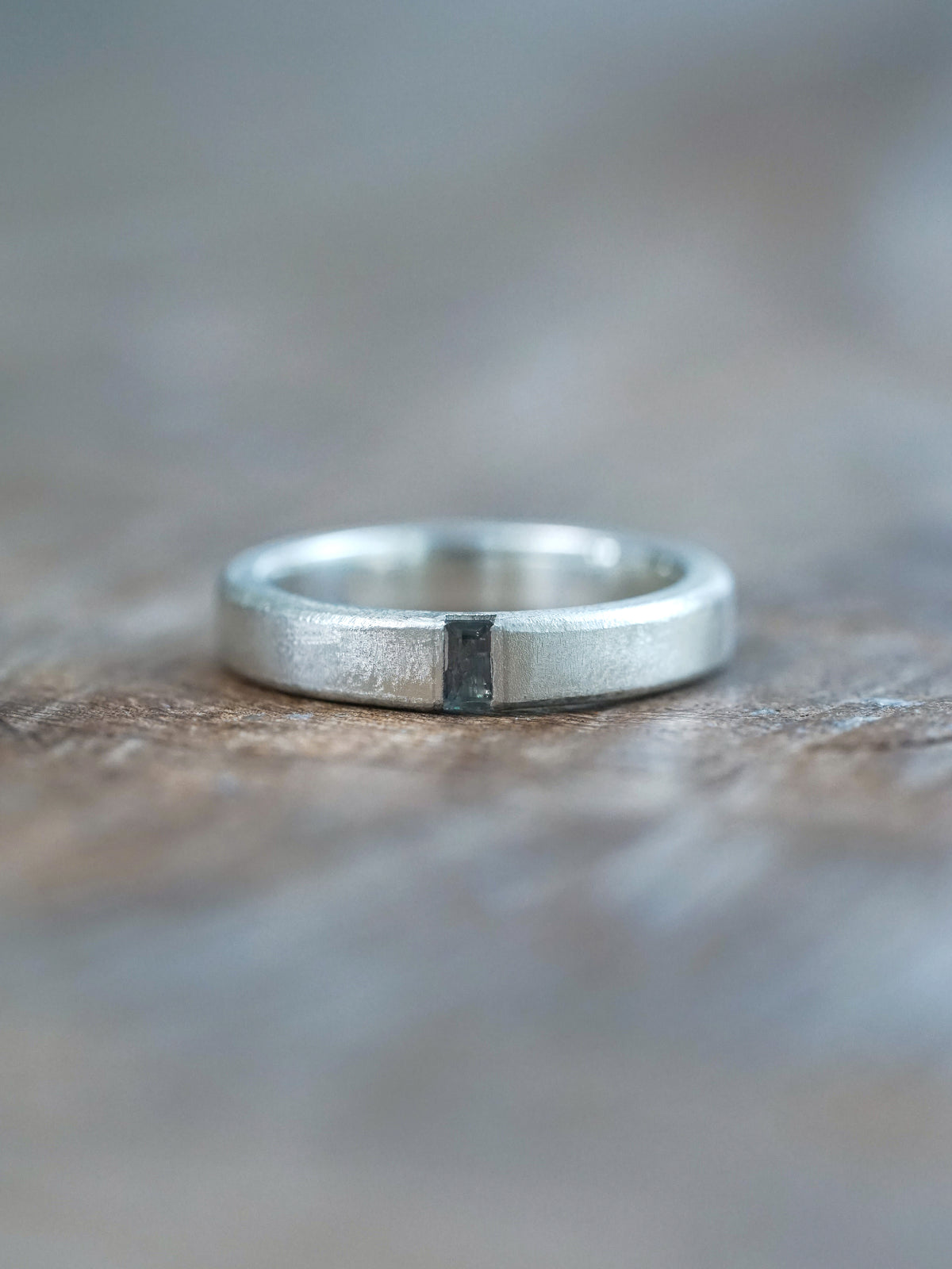 Sapphire Rift Ring in silver