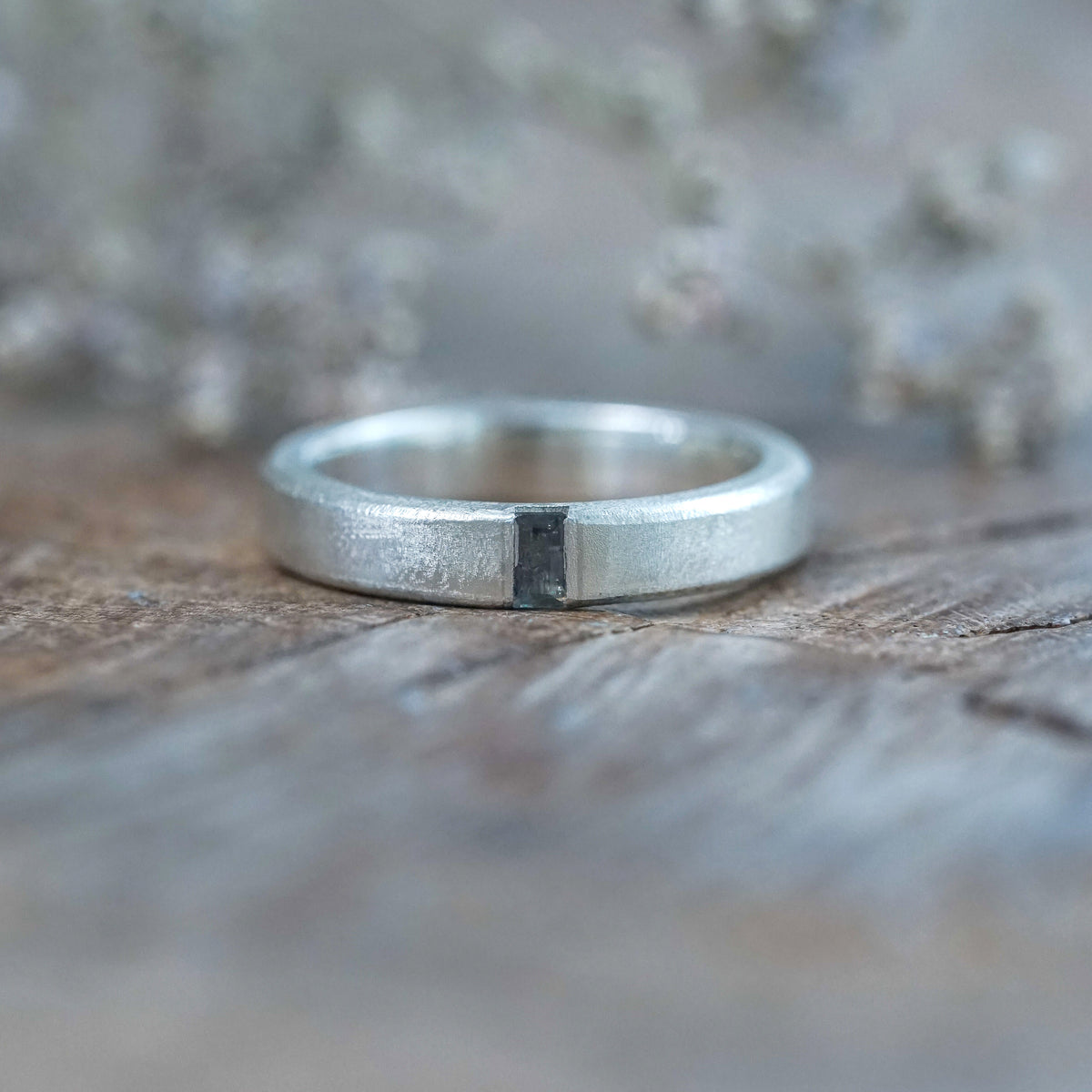 Sapphire Rift Ring in sterling silver