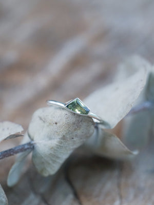 September birthstone | Geo Green Sapphire Ring 