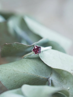Silver Star Cut Garnet Rings