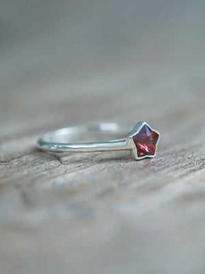 Star Garnet Ring