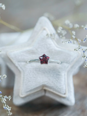 Star Garnet Ring