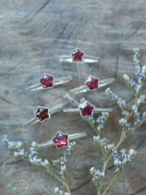 Star Garnet Rings