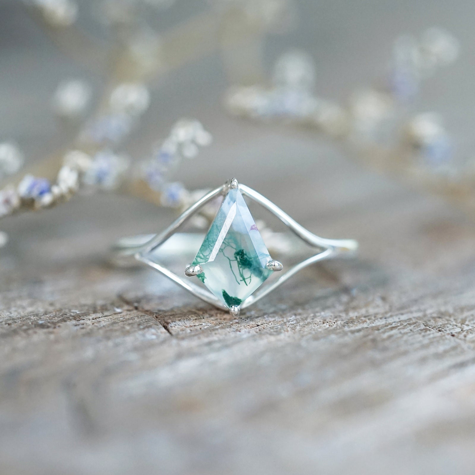 Kite Moss Agate Eye Ring