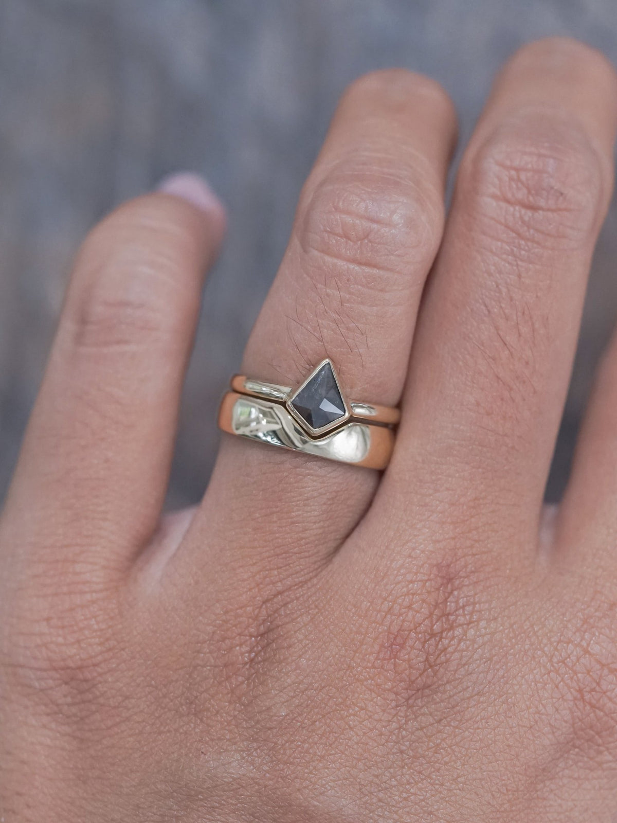 Custom Cut-out Wedding Band in Gold - Gardens of the Sun | Ethical Jewelry