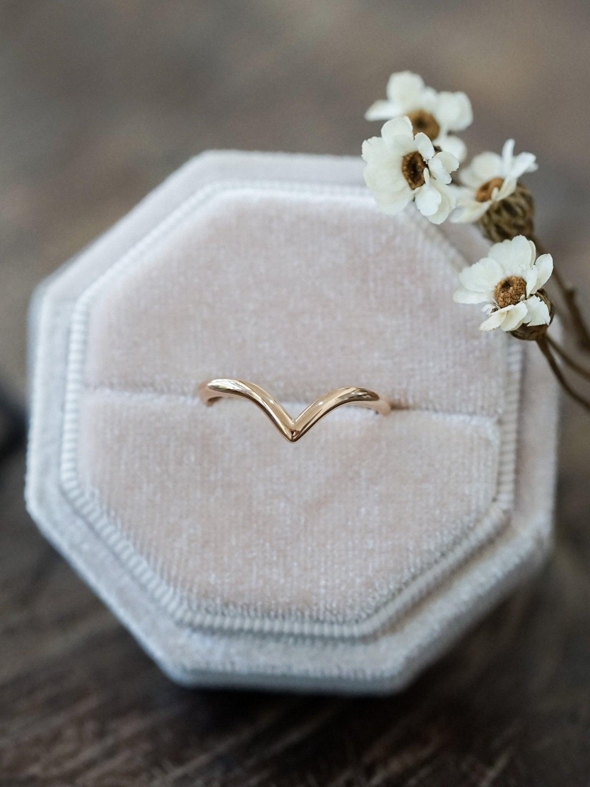 Custom V-shaped Nesting Band in Gold - Gardens of the Sun | Ethical Jewelry