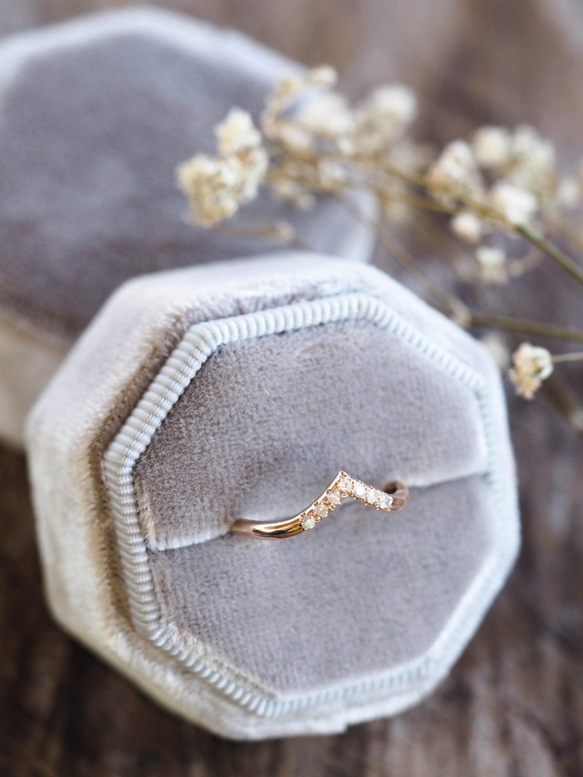 Custom V-shaped Nesting Band in Gold - Gardens of the Sun | Ethical Jewelry