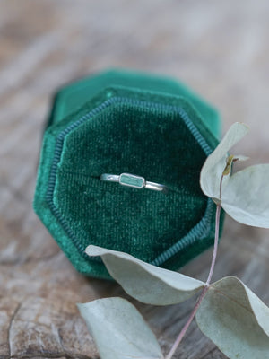 Horizontal Emerald Crystal Ring - Gardens of the Sun | Ethical Jewelry