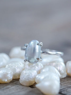 Keshi Pearl Ring with Prongs - Gardens of the Sun | Ethical Jewelry
