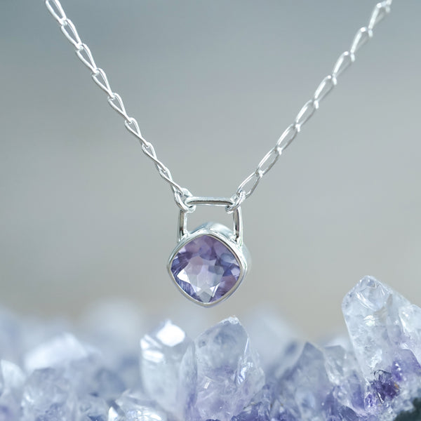 Nanplanetsilver Purple Raw Amethyst Necklace at Rs 780/piece in Jaipur |  ID: 3748395973