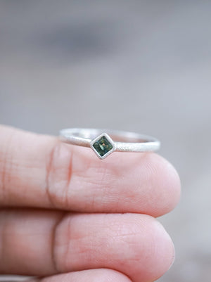 Stardust Sapphire Ring - Gardens of the Sun | Ethical Jewelry
