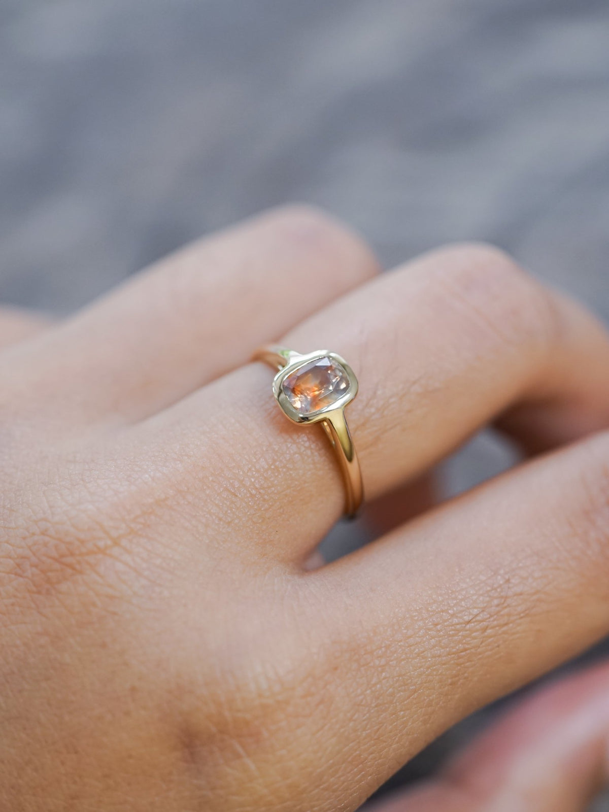 Sunstorm Bicolor Sapphire Ring in Ethical Gold - Gardens of the Sun | Ethical Jewelry