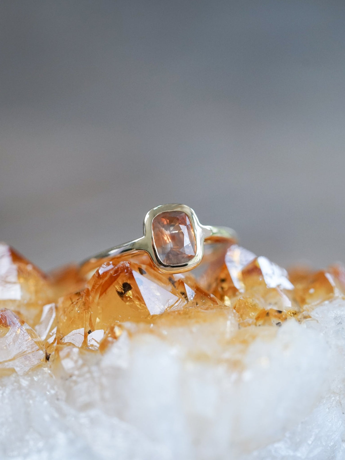 Sunstorm Bicolor Sapphire Ring in Ethical Gold - Gardens of the Sun | Ethical Jewelry