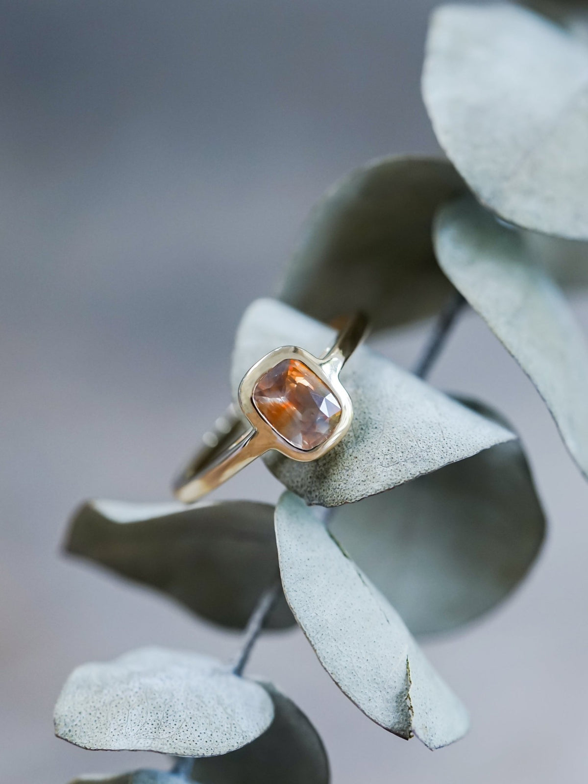 Sunstorm Bicolor Sapphire Ring in Ethical Gold - Gardens of the Sun | Ethical Jewelry