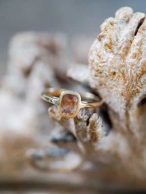 Sunstorm Bicolor Sapphire Ring in Ethical Gold - Gardens of the Sun | Ethical Jewelry