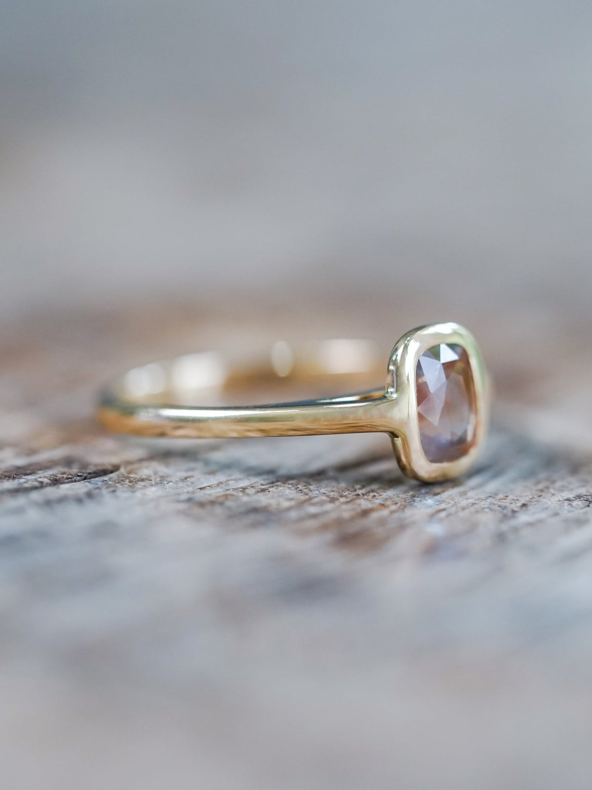 Sunstorm Bicolor Sapphire Ring in Ethical Gold - Gardens of the Sun | Ethical Jewelry