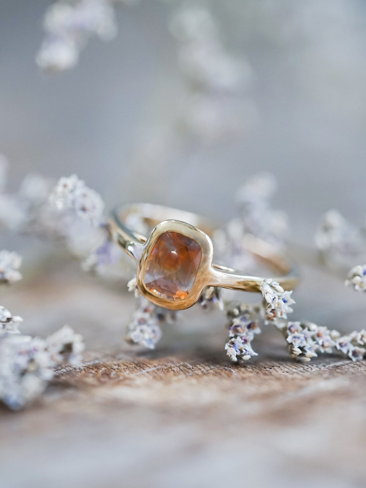 Sunstorm Bicolor Sapphire Ring in Ethical Gold - Gardens of the Sun | Ethical Jewelry