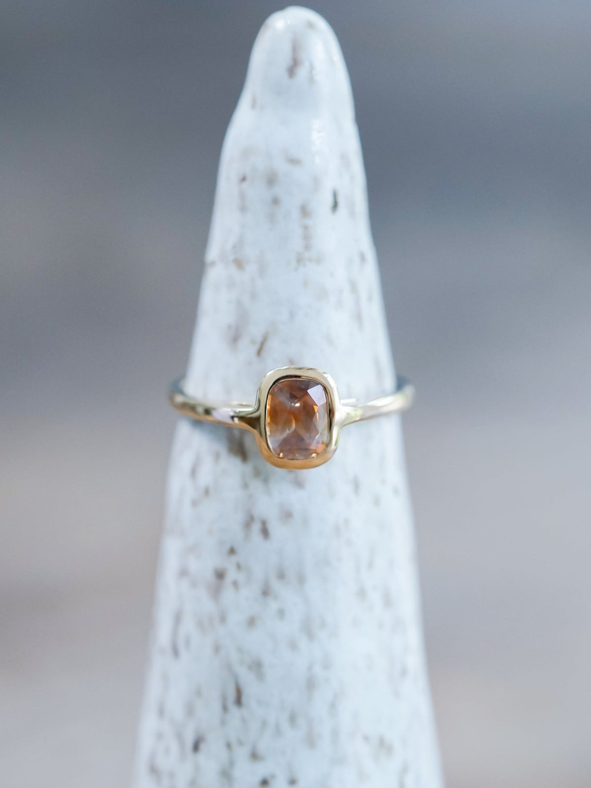 Sunstorm Bicolor Sapphire Ring in Ethical Gold - Gardens of the Sun | Ethical Jewelry